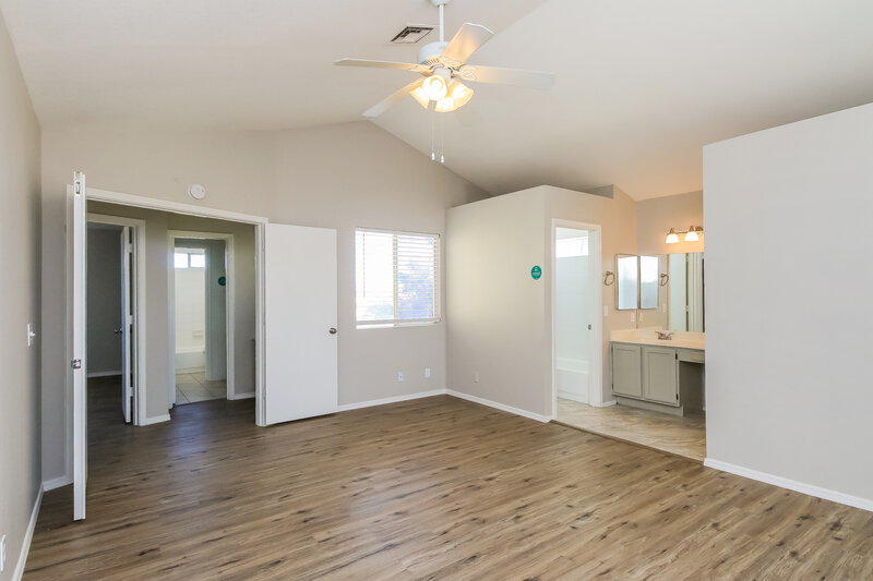2,295/Mo, 441 S Maple Unit 134 Mesa, AZ 85206 Main Bedroom View 2