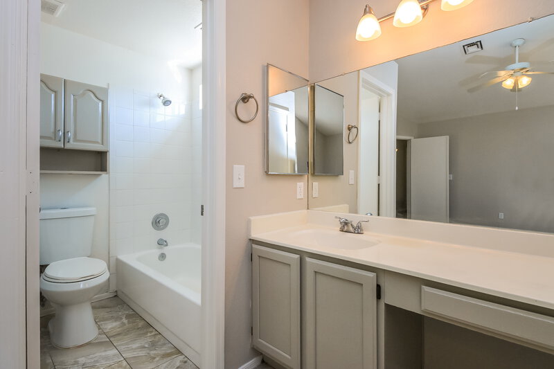 2,295/Mo, 441 S Maple Unit 134 Mesa, AZ 85206 Main Bathroom View