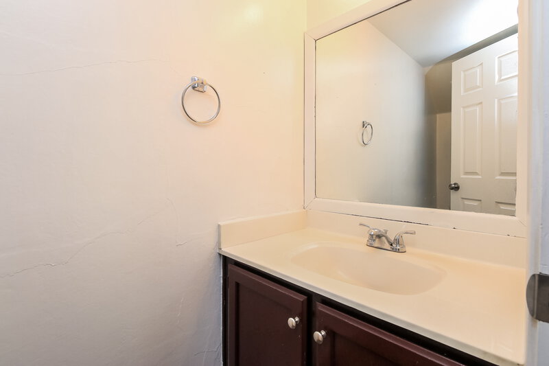 2,295/Mo, 441 S Maple Unit 134 Mesa, AZ 85206 Bathroom View 2