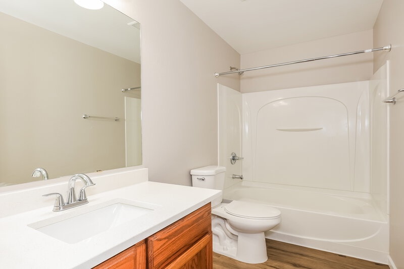 2,115/Mo, 34818 N 31st Ave Phoenix, AZ 85086 Bathroom View