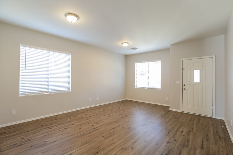 2,040/Mo, 5621 W Ellis Dr Laveen, AZ 85339 Living Room View 2