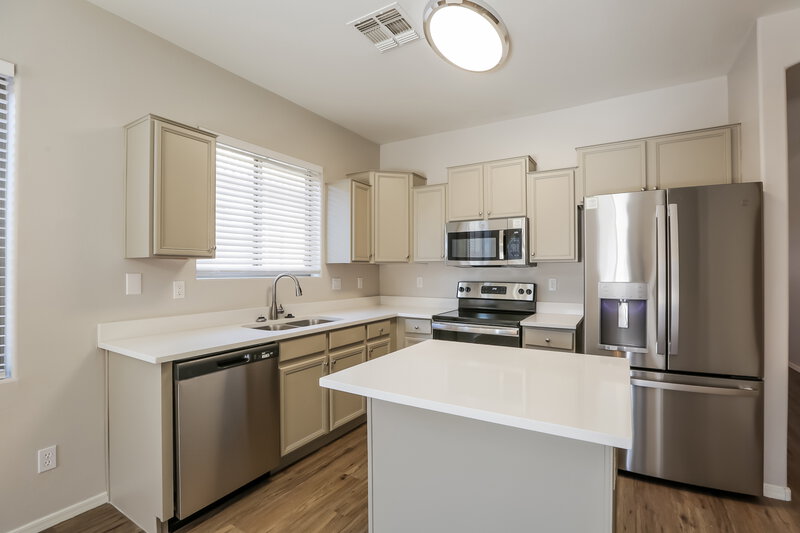 2,040/Mo, 5621 W Ellis Dr Laveen, AZ 85339 Kitchen View 2