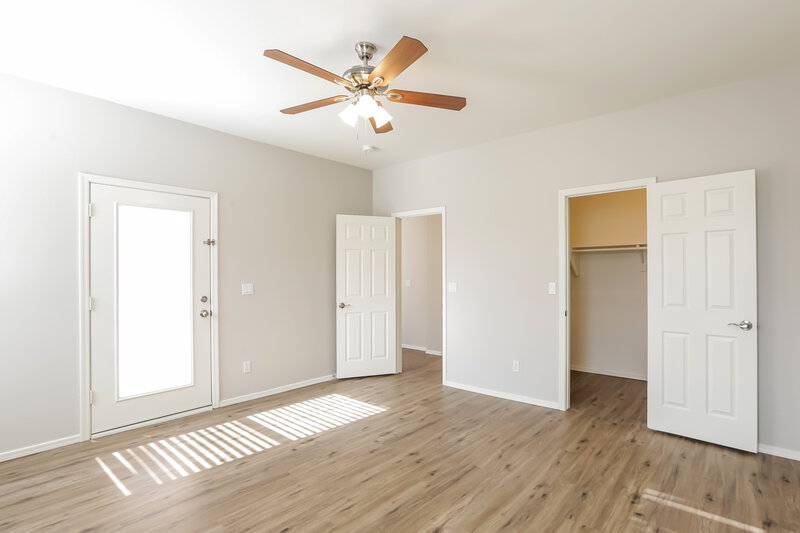 2,040/Mo, 5621 W Ellis Dr Laveen, AZ 85339 Main Bedroom View 2