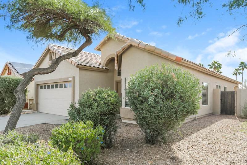 2,185/Mo, 275 W Amoroso Dr Gilbert, AZ 85233 Front View