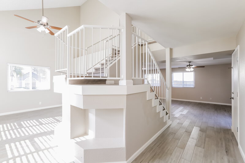 2,500/Mo, 441 S Maple Unit 48 Mesa, AZ 85206 Foyer View