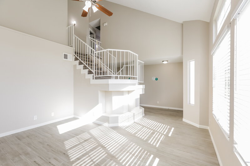 2,500/Mo, 441 S Maple Unit 48 Mesa, AZ 85206 Living Room View