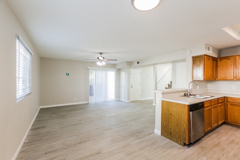 2,500/Mo, 441 S Maple Unit 48 Mesa, AZ 85206 Dining Room View 2