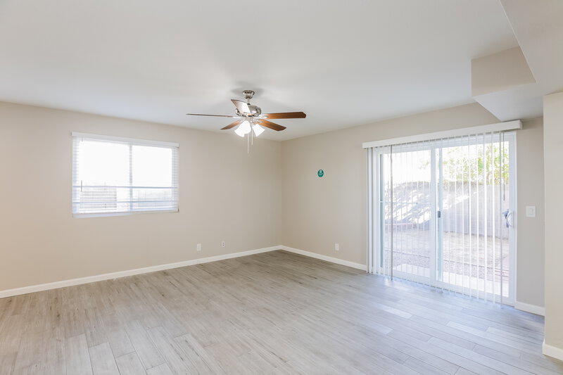 2,500/Mo, 441 S Maple Unit 48 Mesa, AZ 85206 Dining Room View 3