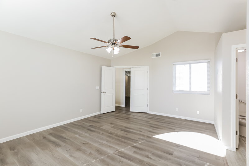 2,500/Mo, 441 S Maple Unit 48 Mesa, AZ 85206 Main Bedroom View 2