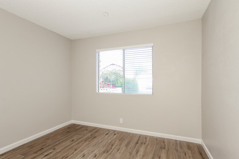 1,880/Mo, 10012 N 66Th Dr Glendale, AZ 85302 Bedroom View 3