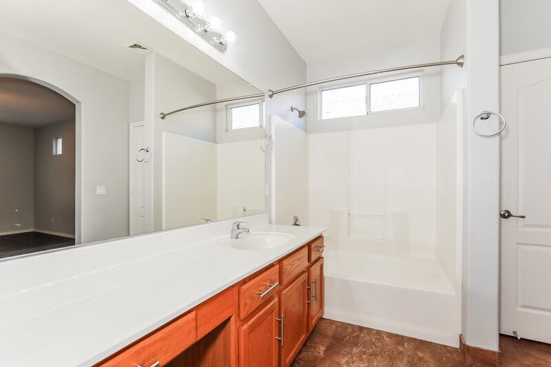 2,075/Mo, 20960 E Via Del Rancho Queen Creek, AZ 85142 Main Bathroom View 2