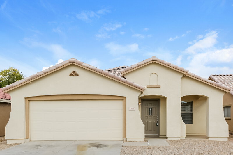 2,015/Mo, 2544 W Romley Rd Phoenix, AZ 85041 External View