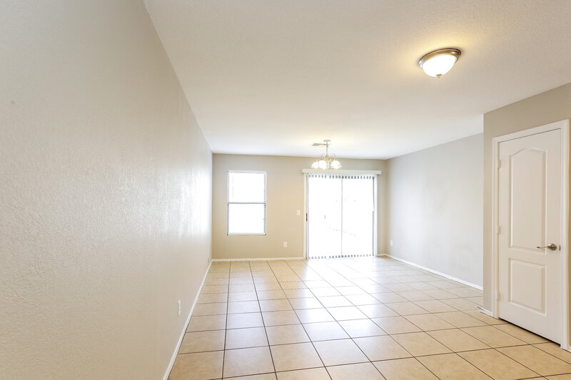 2,015/Mo, 2544 W Romley Rd Phoenix, AZ 85041 Living Room View 3