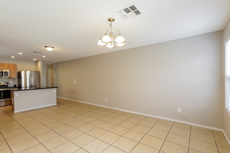2,015/Mo, 2544 W Romley Rd Phoenix, AZ 85041 Dining Room View 2