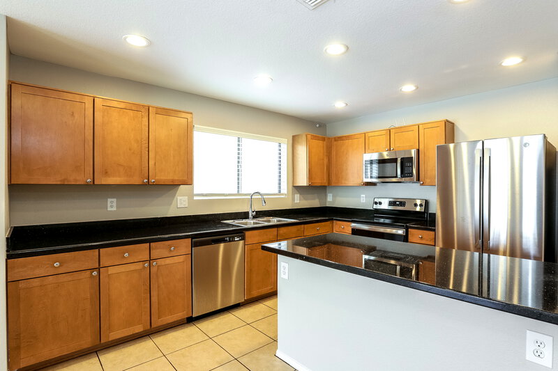 2,015/Mo, 2544 W Romley Rd Phoenix, AZ 85041 Kitchen View