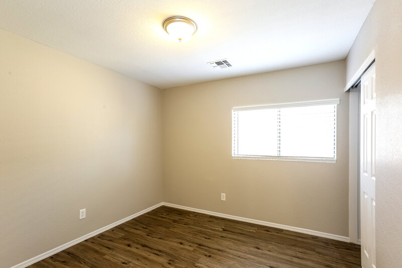 2,015/Mo, 2544 W Romley Rd Phoenix, AZ 85041 Bedroom View