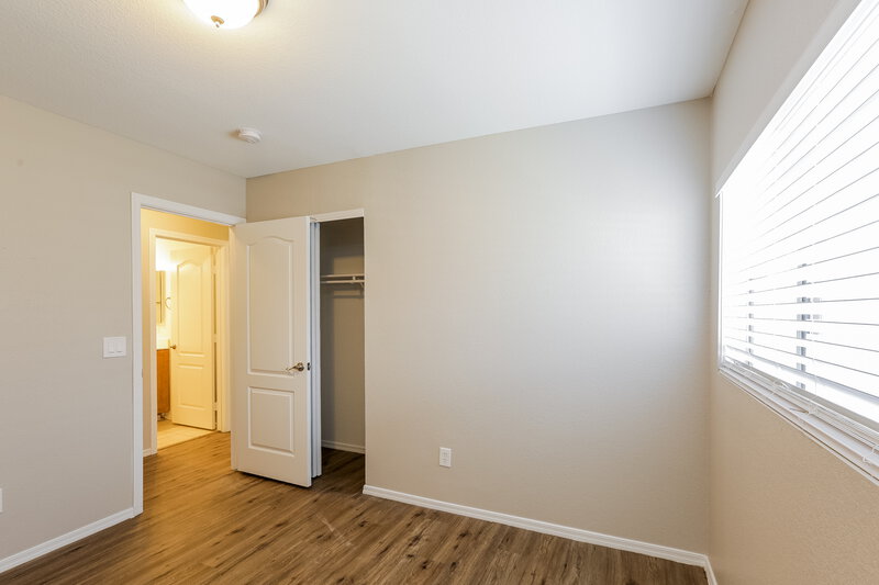 2,015/Mo, 2544 W Romley Rd Phoenix, AZ 85041 Bedroom View 2