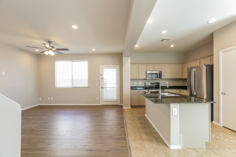 2,080/Mo, 7338 W Cambridge Ave Phoenix, AZ 85035 Living Room View 2