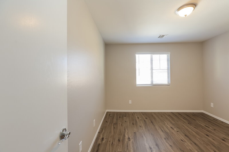 2,080/Mo, 7338 W Cambridge Ave Phoenix, AZ 85035 Bedroom View 3