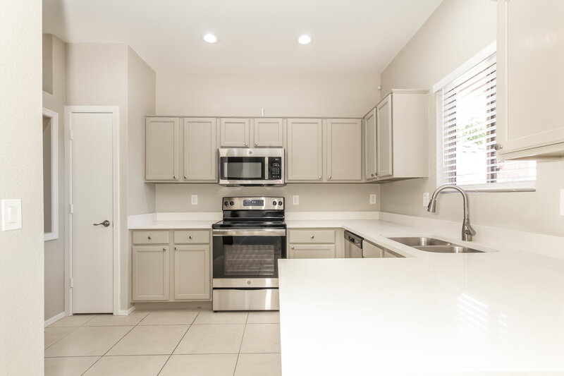 2,400/Mo, 1750 W Union Hills Dr 35 Phoenix, AZ 85027 Misc View 2