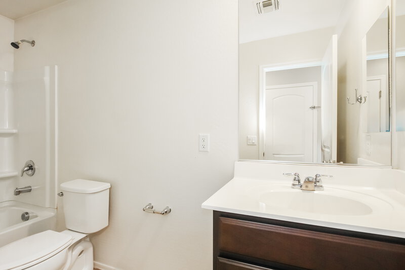 1,725/Mo, 25773 W Euclid Ave Buckeye, AZ 85326 Bathroom View