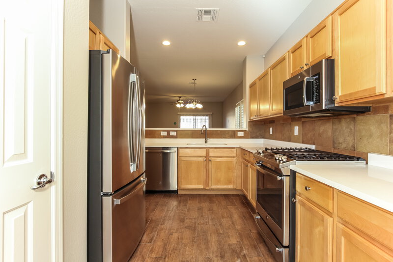2,180/Mo, 4622 W Cottontail Rd Phoenix, AZ 85086 Kitchen View 2