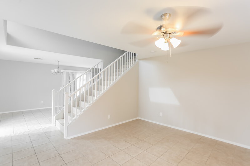 2,060/Mo, 17606 N 17th Pl Unit 1090 Phoenix, AZ 85022 Living Room View