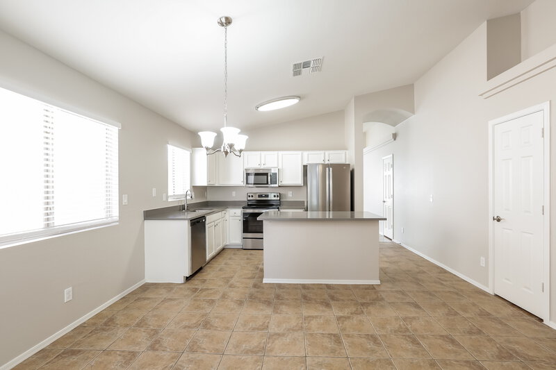 2,005/Mo, 4314 N 124th Ave Avondale, AZ 85392 Dining Room View 2