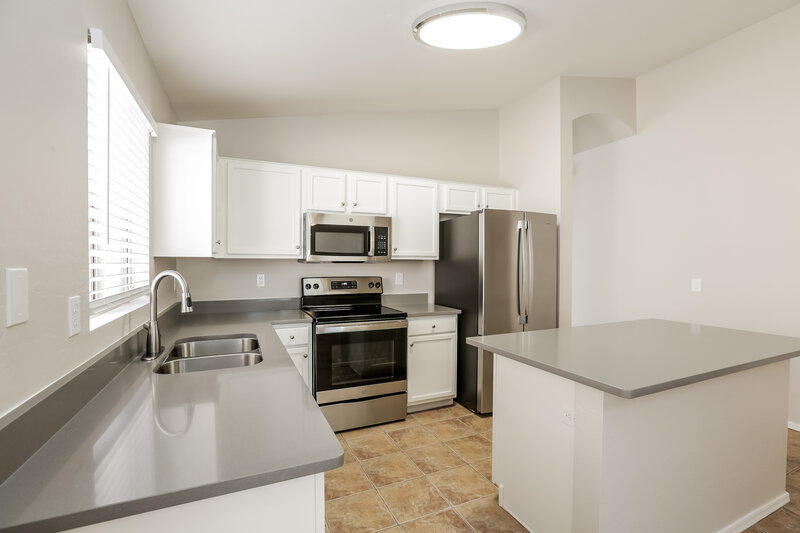 2,005/Mo, 4314 N 124th Ave Avondale, AZ 85392 Kitchen View