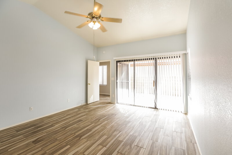 2,275/Mo, 4513 E Tanglewood Dr Phoenix, AZ 85048 Main Bedroom View 2