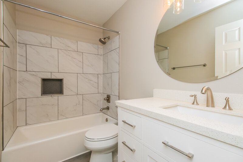 2,295/Mo, 2468 E Palm Beach Dr Chandler, AZ 85249 Main Bathroom View