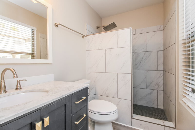 2,295/Mo, 2468 E Palm Beach Dr Chandler, AZ 85249 Bathroom View