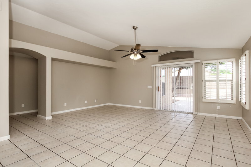 2,470/Mo, 17409 N 20th St Phoenix, AZ 85022 Living Room View