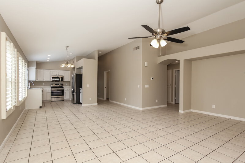 2,470/Mo, 17409 N 20th St Phoenix, AZ 85022 Living Room View 2