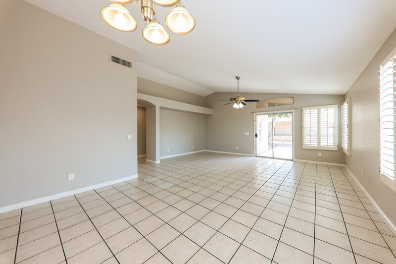 2,220/Mo, 17409 N 20th St Phoenix, AZ 85022 Dining Room View 2