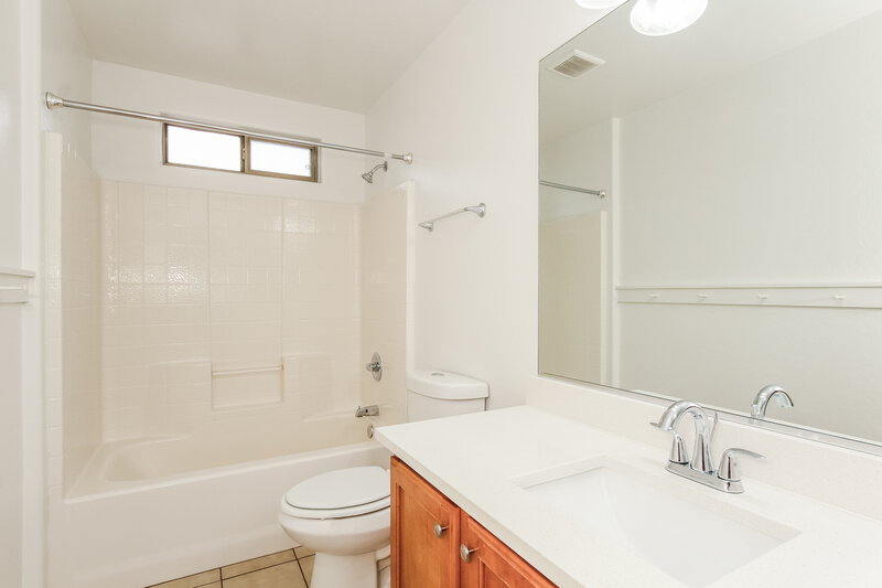 1,890/Mo, 9822 E Empress Ave Mesa, AZ 85208 Bathroom View