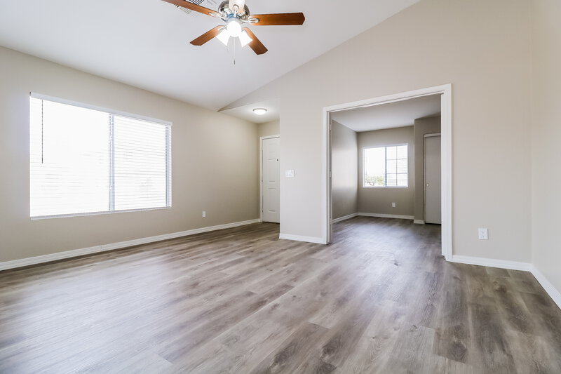 2,050/Mo, 12234 N 121st Ln El Mirage, AZ 85335 Living Room View