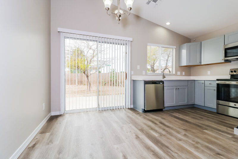 2,050/Mo, 12234 N 121st Ln El Mirage, AZ 85335 Dining Room View