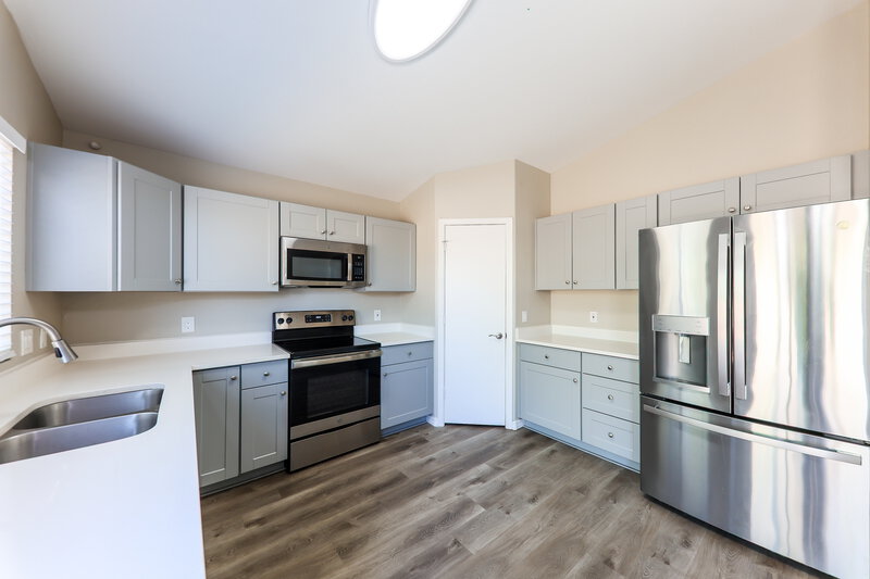 1,790/Mo, 12234 N 121st Ln El Mirage, AZ 85335 Kitchen View