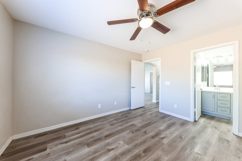 1,790/Mo, 12234 N 121st Ln El Mirage, AZ 85335 Main Bedroom View 2