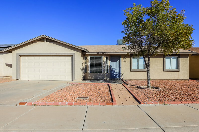 1,890/Mo, 1611 S 63rd Dr Phoenix, AZ 85043 External View
