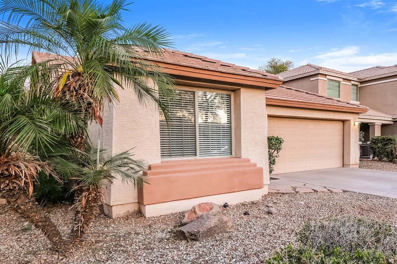 2,115/Mo, 4608 S 26th Ln Phoenix, AZ 85041 Front View