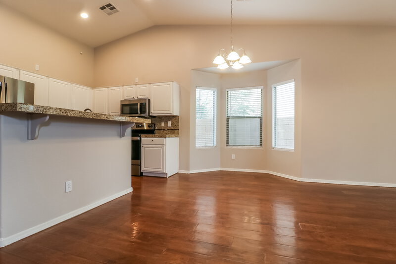 2,150/Mo, 4608 S 26th Ln Phoenix, AZ 85041 Dining Room View