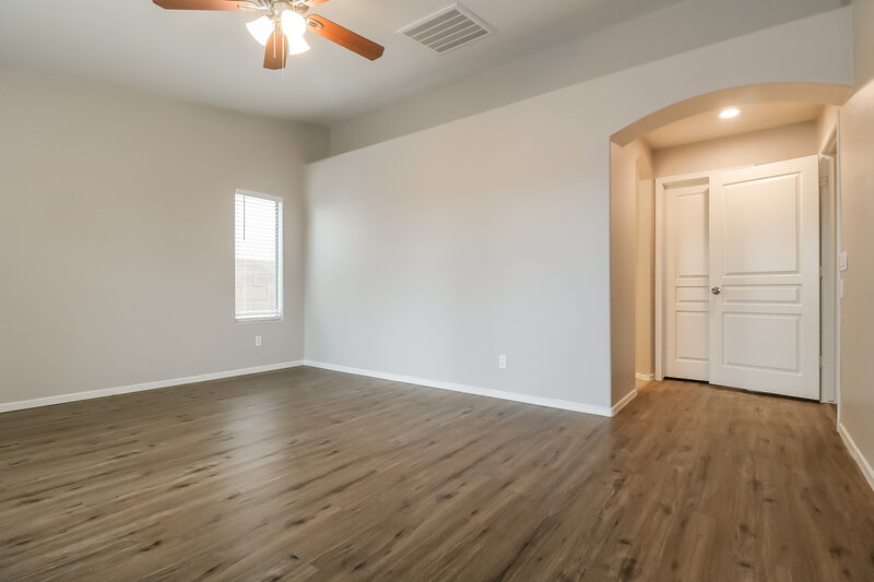 2,150/Mo, 4608 S 26th Ln Phoenix, AZ 85041 Main Bedroom View 2