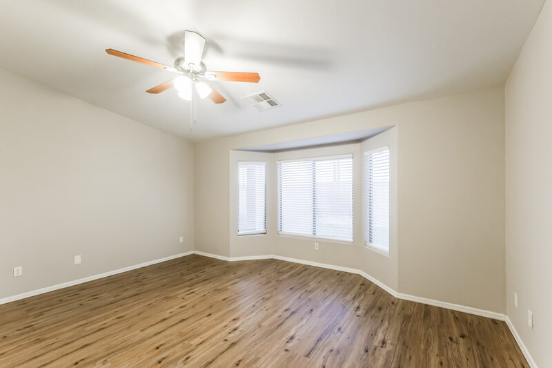 2,115/Mo, 4608 S 26th Ln Phoenix, AZ 85041 Main Bedroom View 2