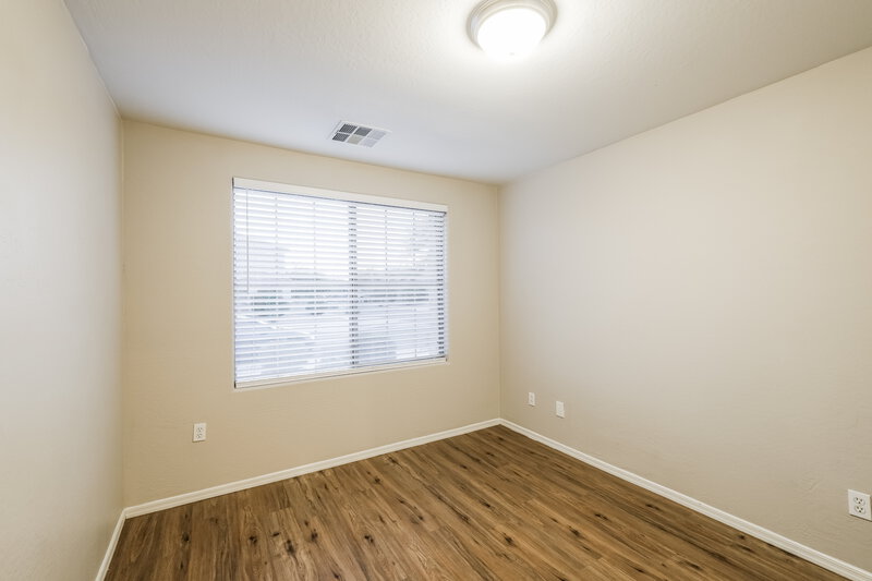 2,115/Mo, 4608 S 26th Ln Phoenix, AZ 85041 Bedroom View 2