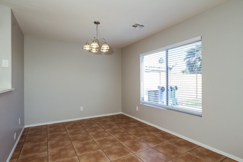2,180/Mo, 4419 N 112th Ave Phoenix, AZ 85037 Dining Room View