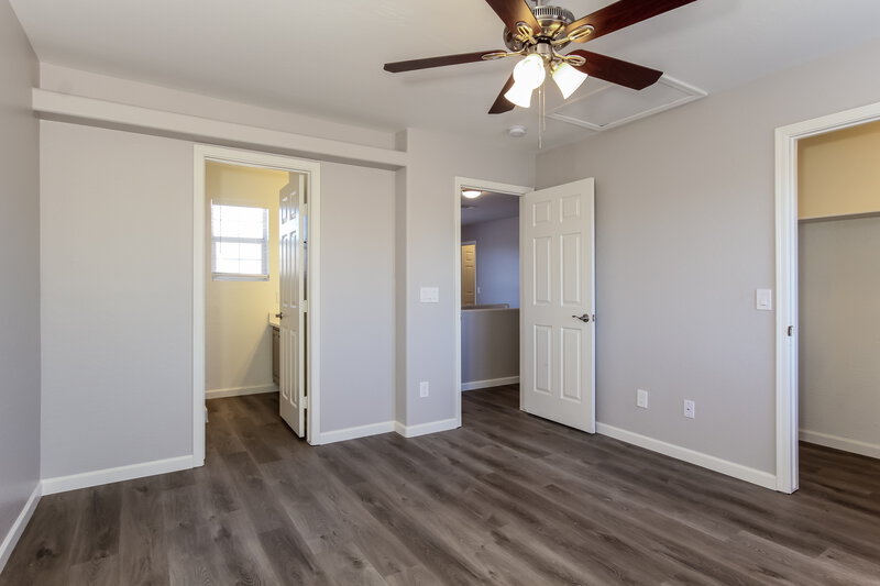 2,180/Mo, 4419 N 112th Ave Phoenix, AZ 85037 Main Bedroom View 2