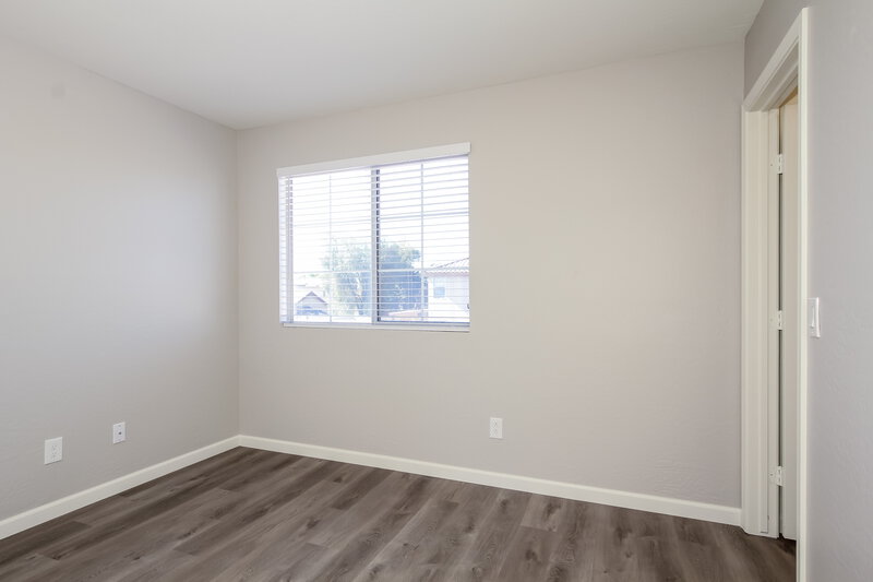 2,180/Mo, 4419 N 112th Ave Phoenix, AZ 85037 Bedroom View