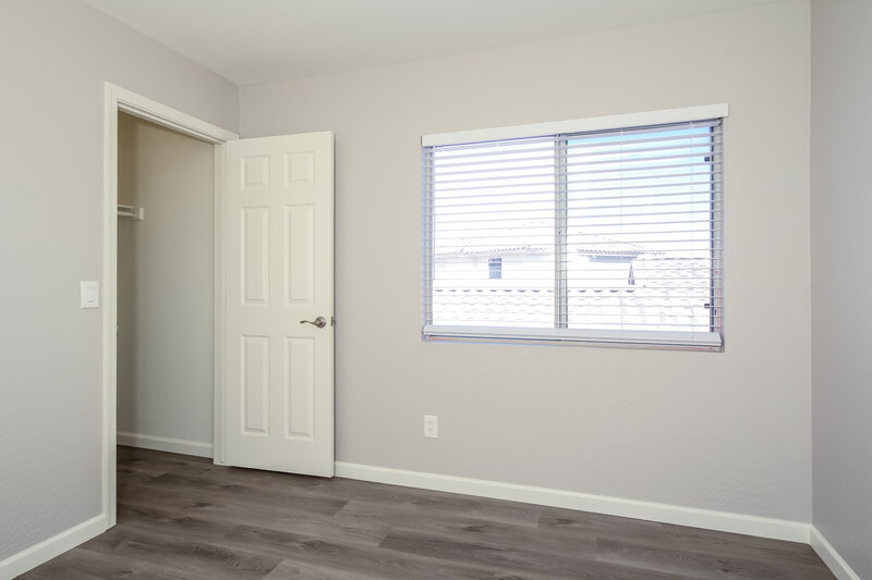 2,180/Mo, 4419 N 112th Ave Phoenix, AZ 85037 Bedroom View 3